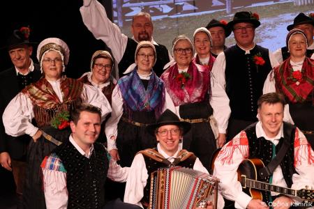 Ples in glasba izpod kamniških planin v izvedbi Folklorne skupine Kamnik in njihovih prijateljev  (102)